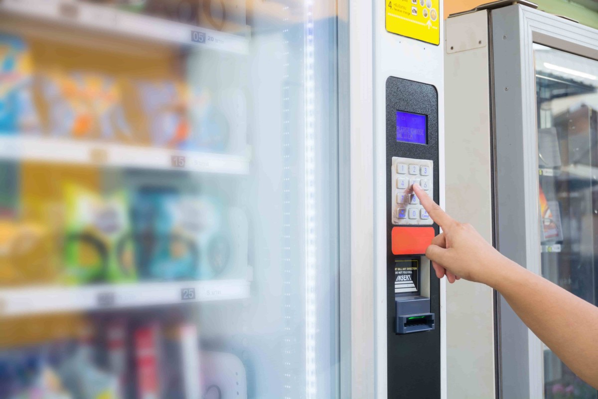 Machine de snacks distributeurs automatique